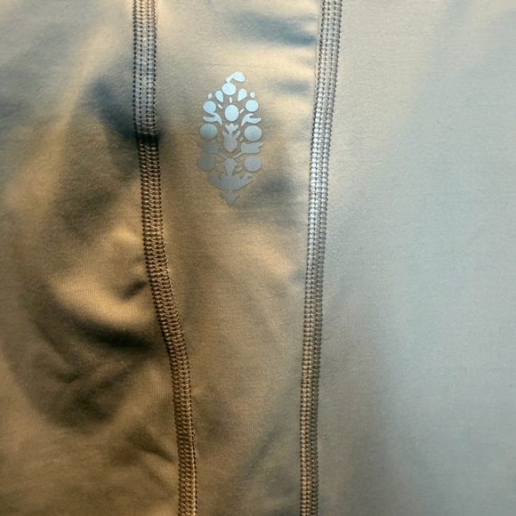 NWT FP Movement You’re A Peach Outdoor Layer Ice Grey Large - Picture 7 of 11